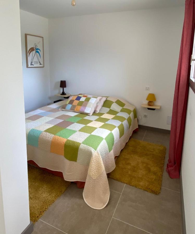 Les Cheneslierres Bed & Breakfast Lourmarin Exterior photo
